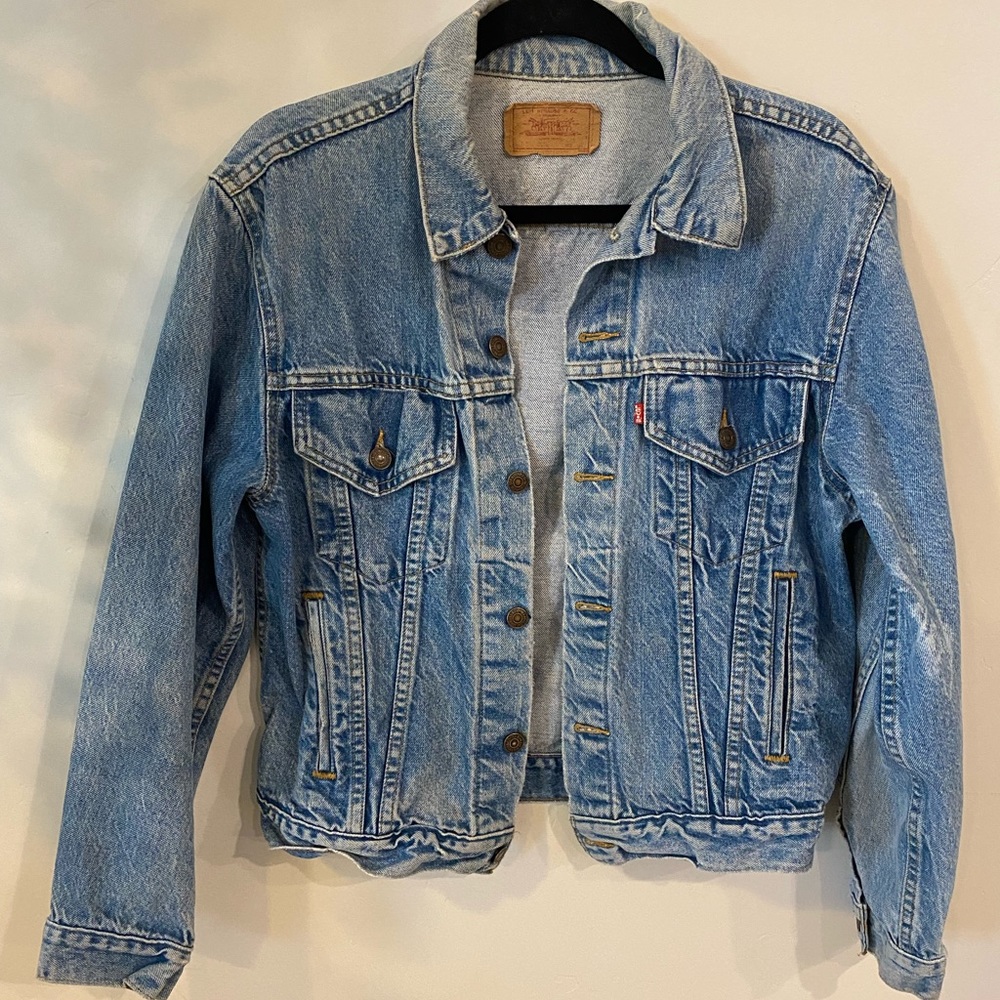 Levi’s 1980s vintage distressed trucker light Jean wash jacket